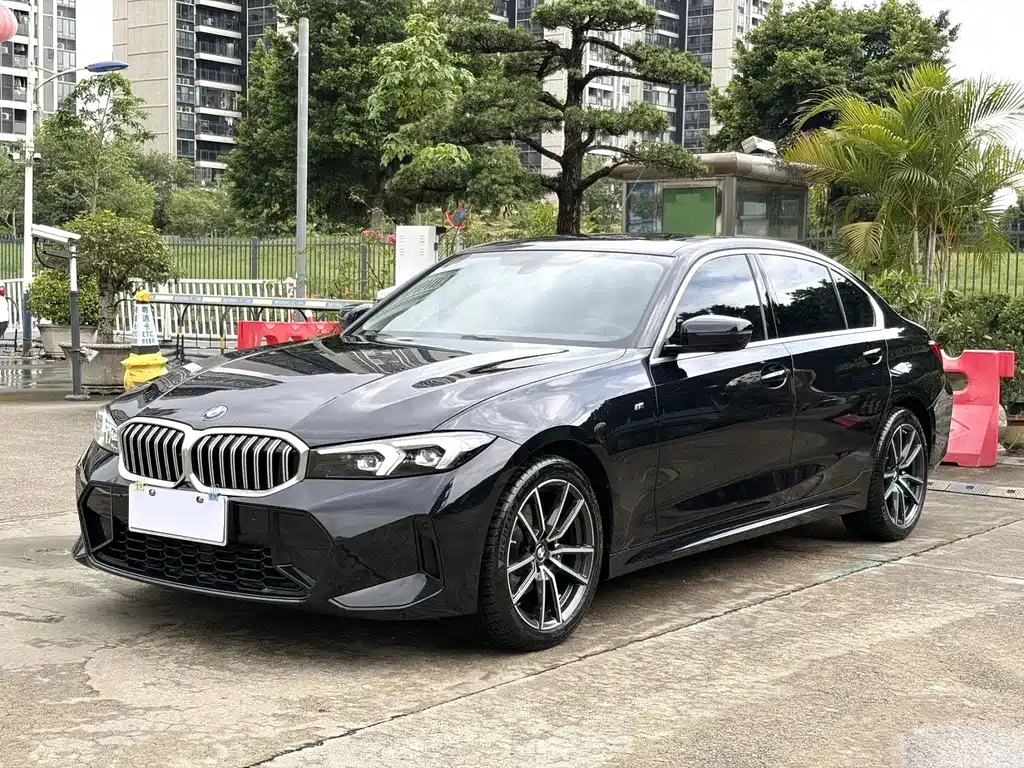 BMW 3 Series 2024 — фото 1