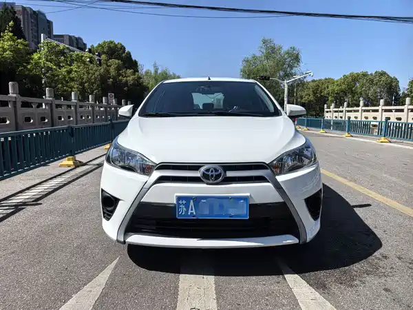 Toyota Yaris L 2015