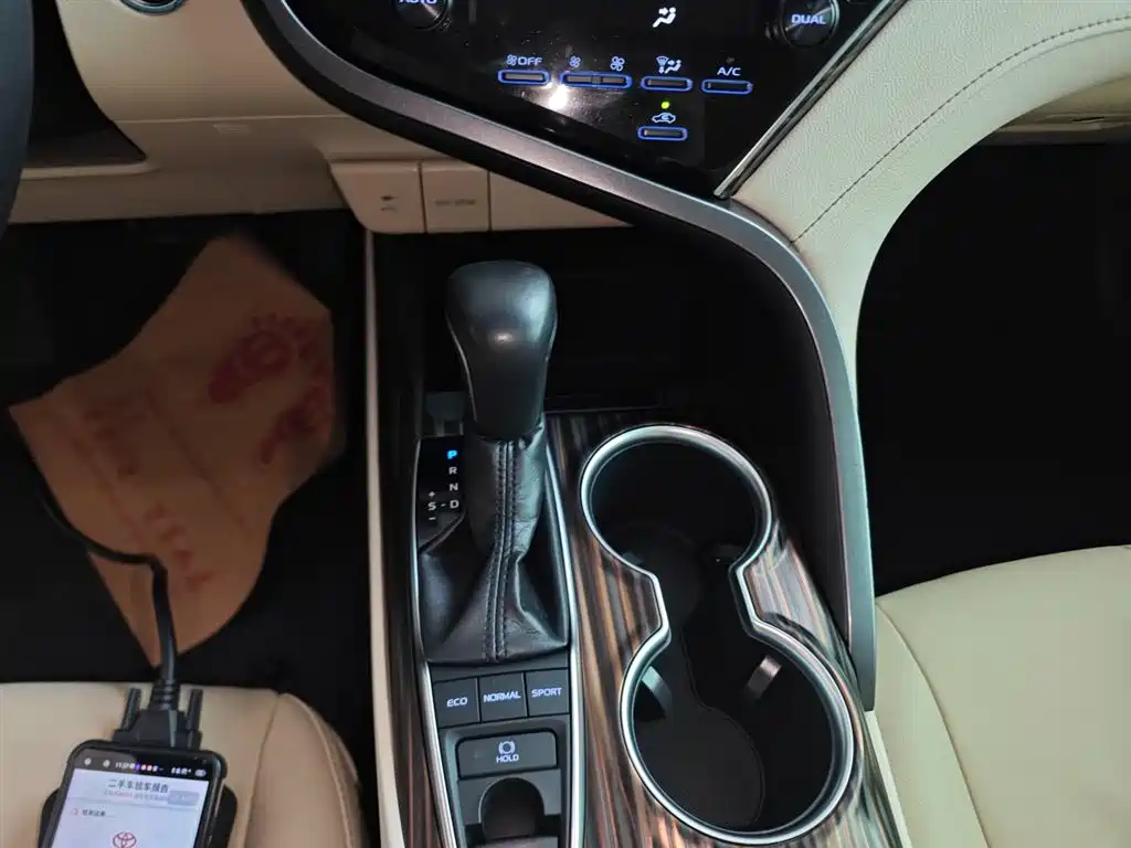 Toyota Camry 2018 — фото 14