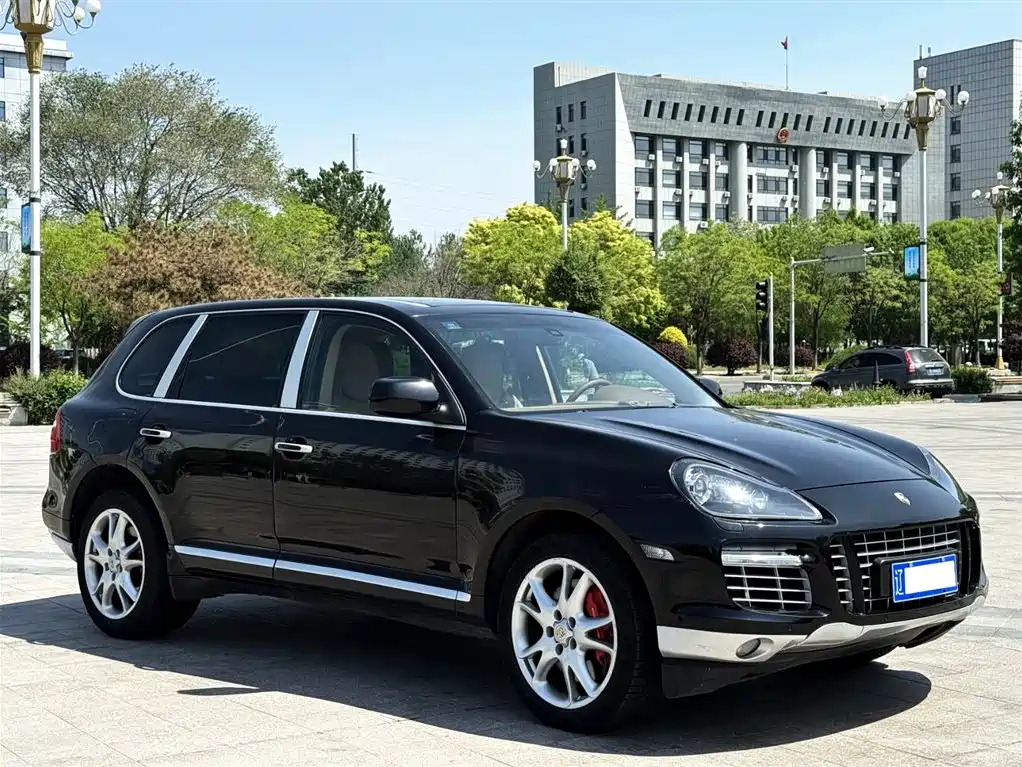 Porsche Cayenne 2010 — фото 4