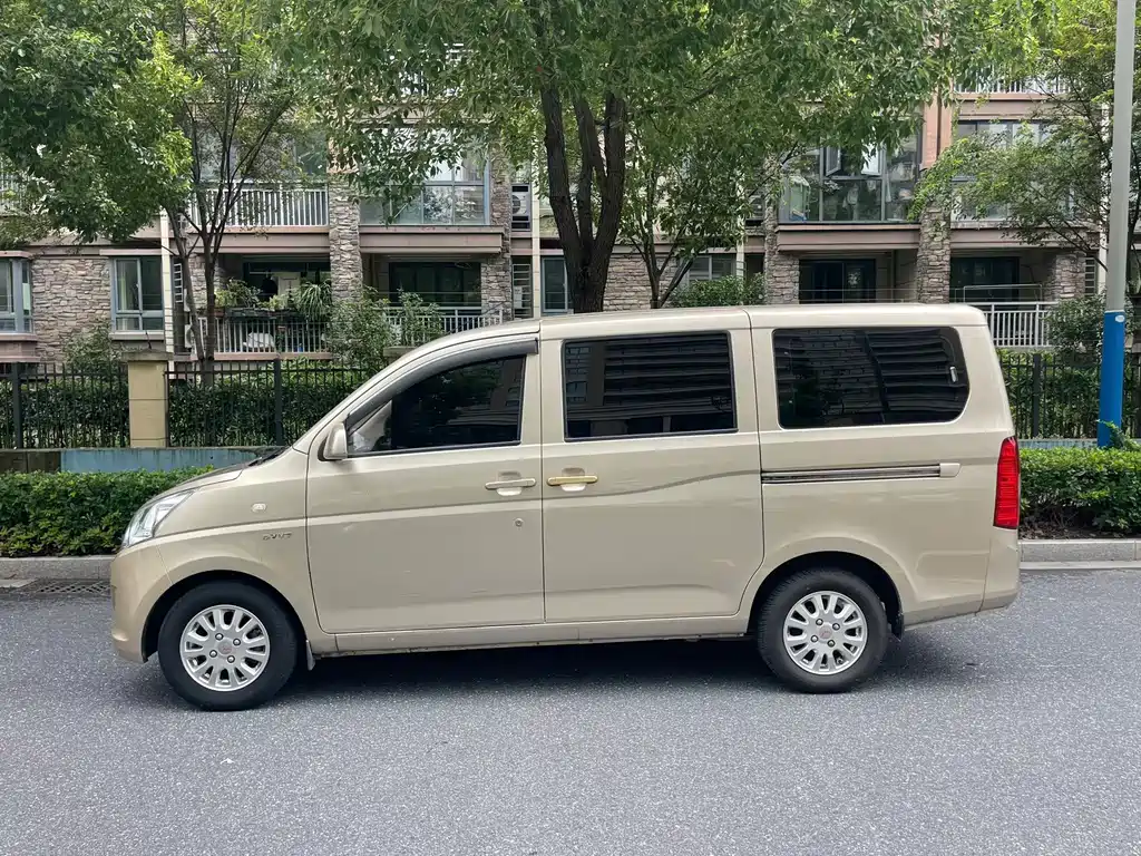 Wuling Rongguang V 2017 — фото 4