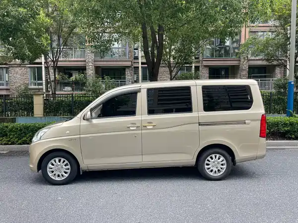 Wuling Rongguang V 2017