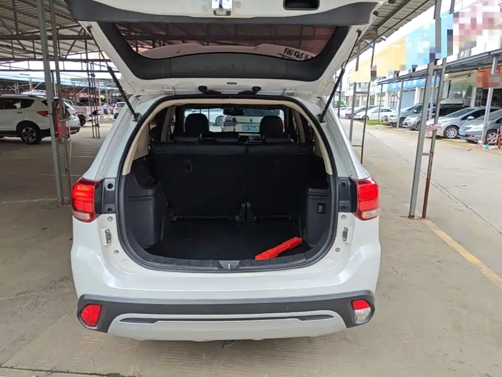 Mitsubishi Outlander 2019 — фото 19