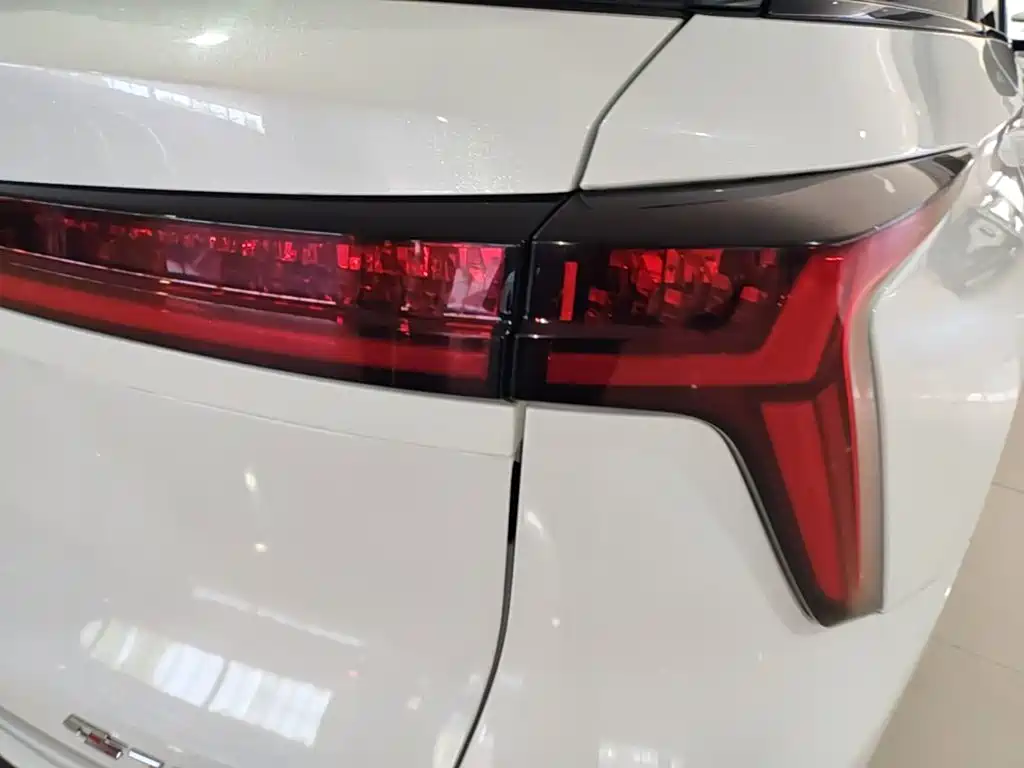 Changan CS75PLUS 2023 — фото 8