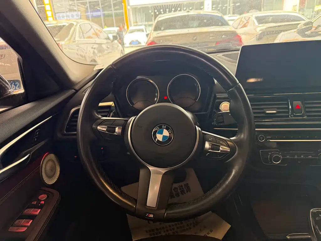 BMW 1 Series 2022 — фото 14