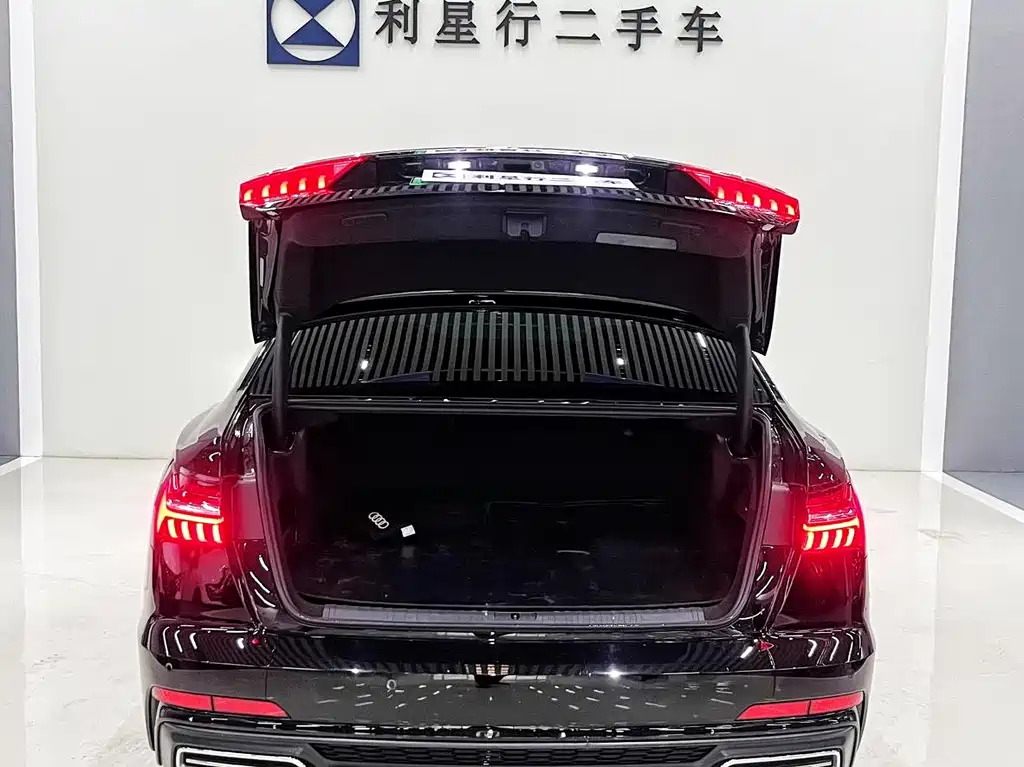 Audi A6L New Energy 2022 — фото 14