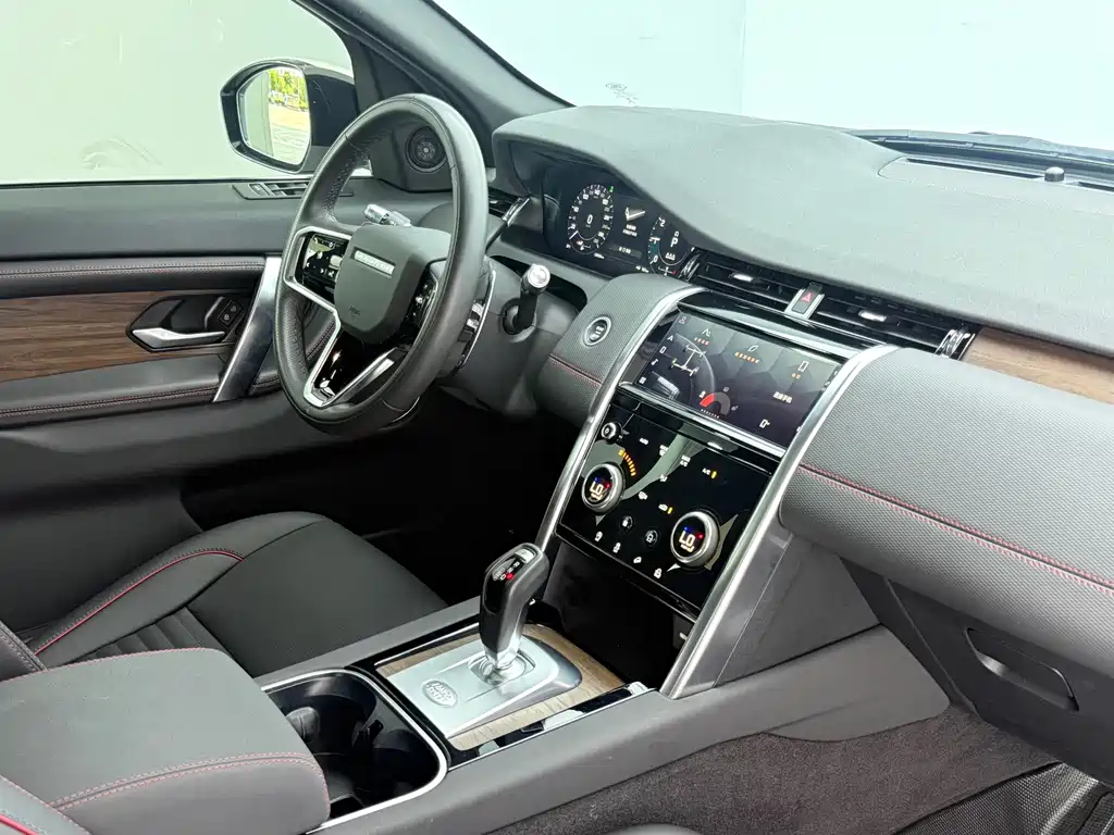 Land Rover Discovery Sport 2023 — фото 15