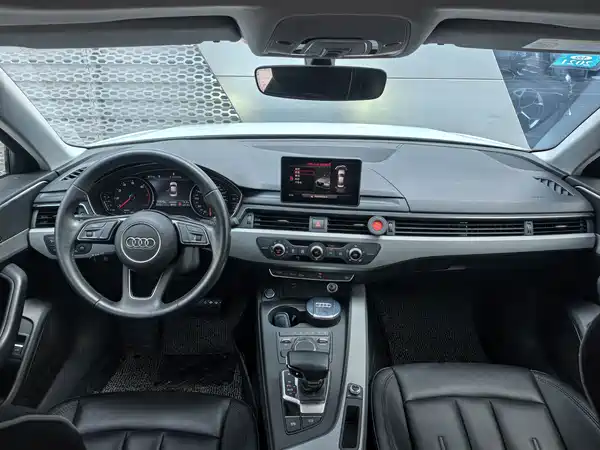 Audi A4L 2019