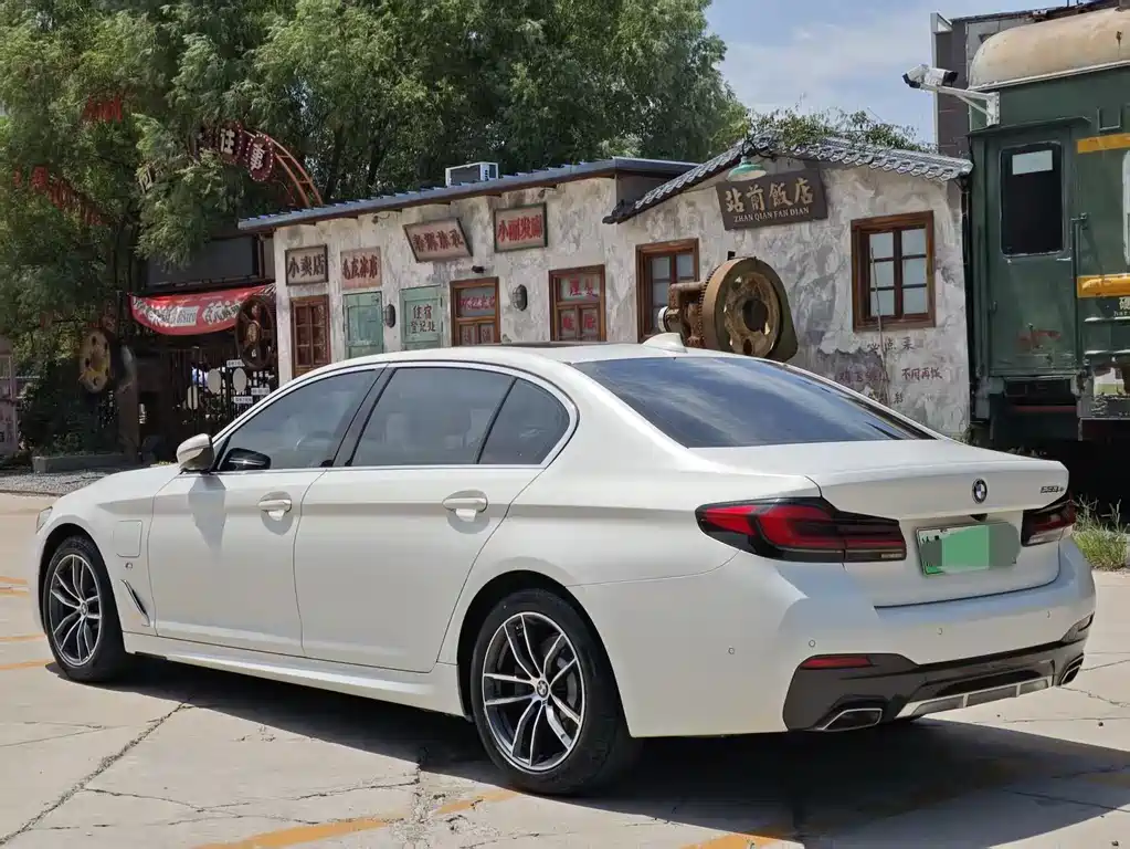 BMW 5 Series New Energy 2021 — фото 17
