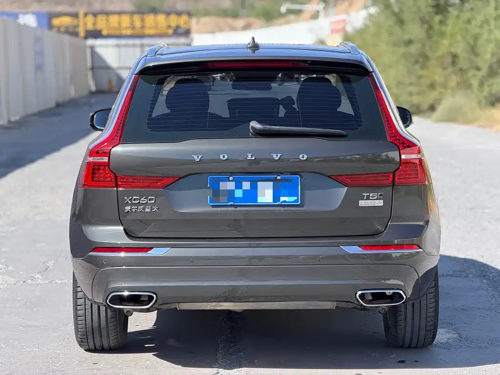 Volvo XC60 2021 — фото 8