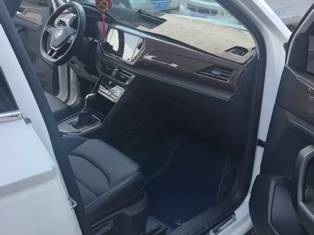 Volkswagen Tharu 2022