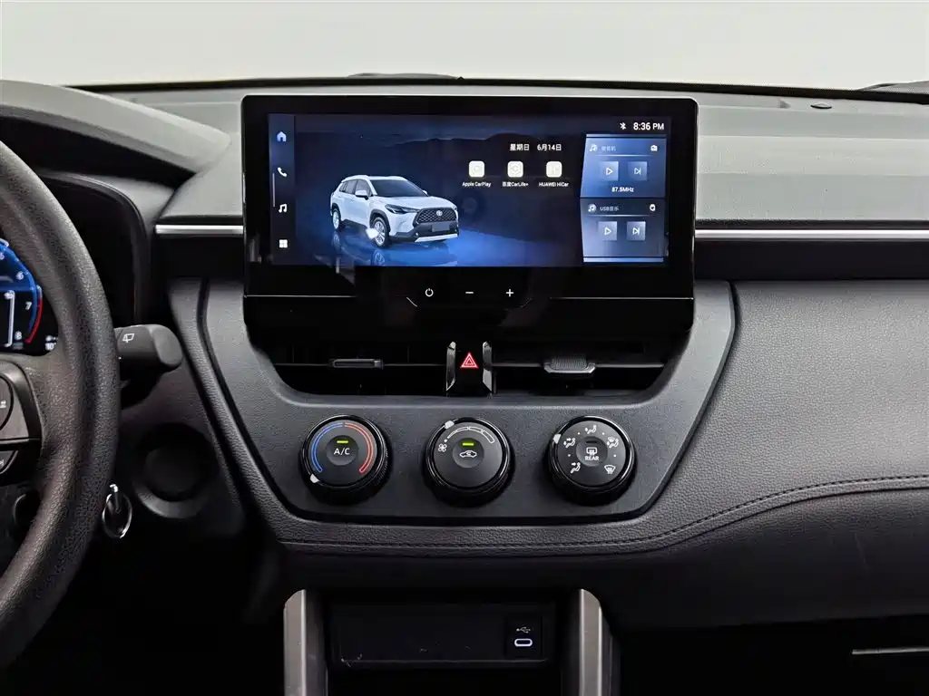 Toyota Corolla Cross 2023 — фото 12