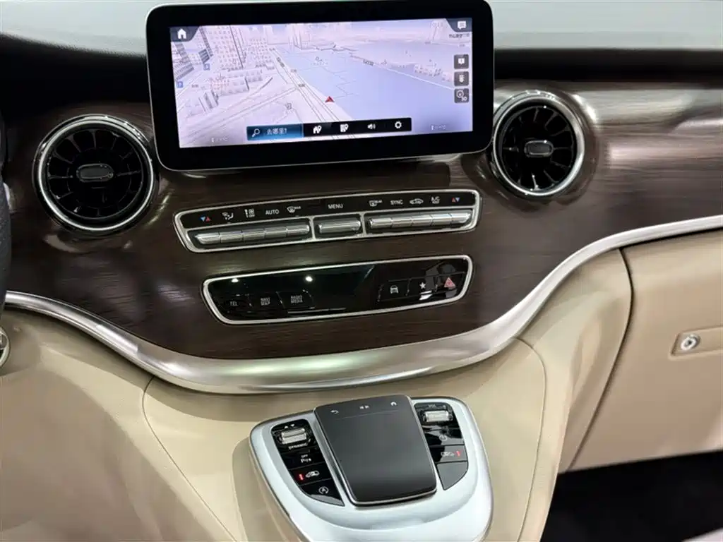 Mercedes-Benz V-Class 2022 — фото 21