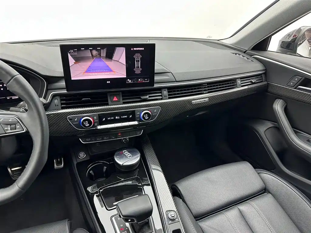 Audi A4L 2023 — фото 14