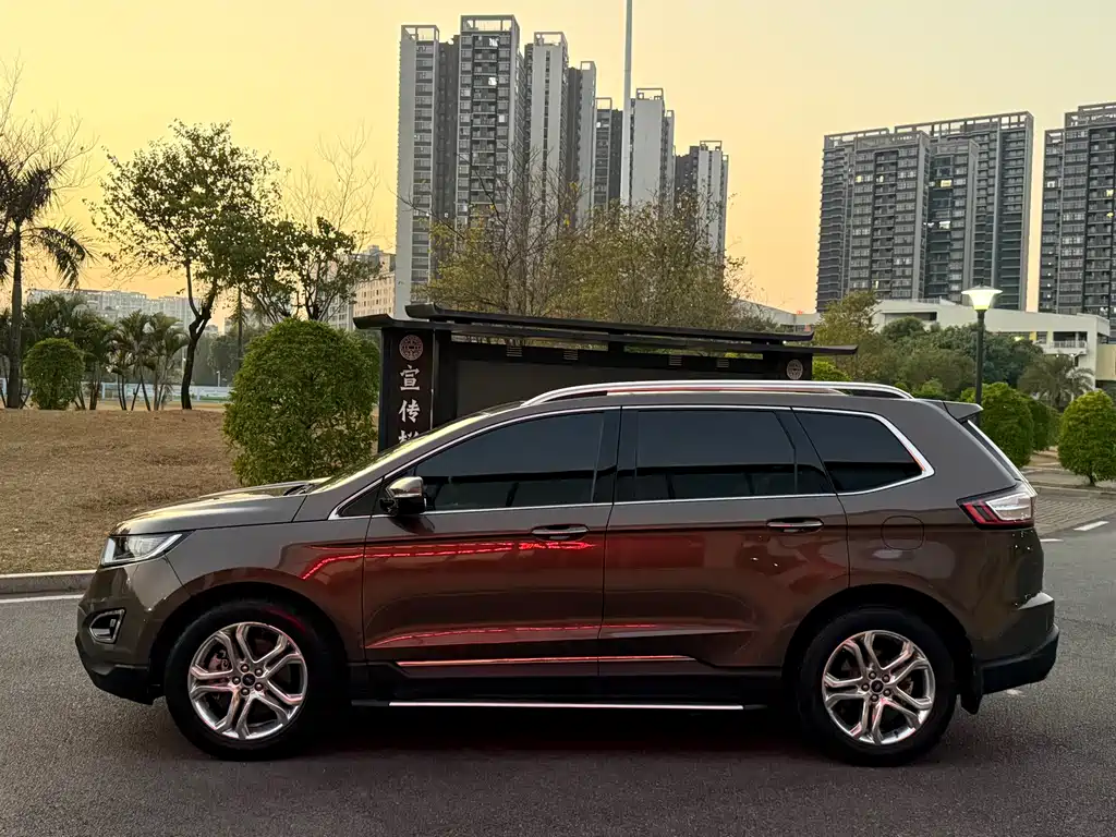 Ford Edge 2016 — фото 7