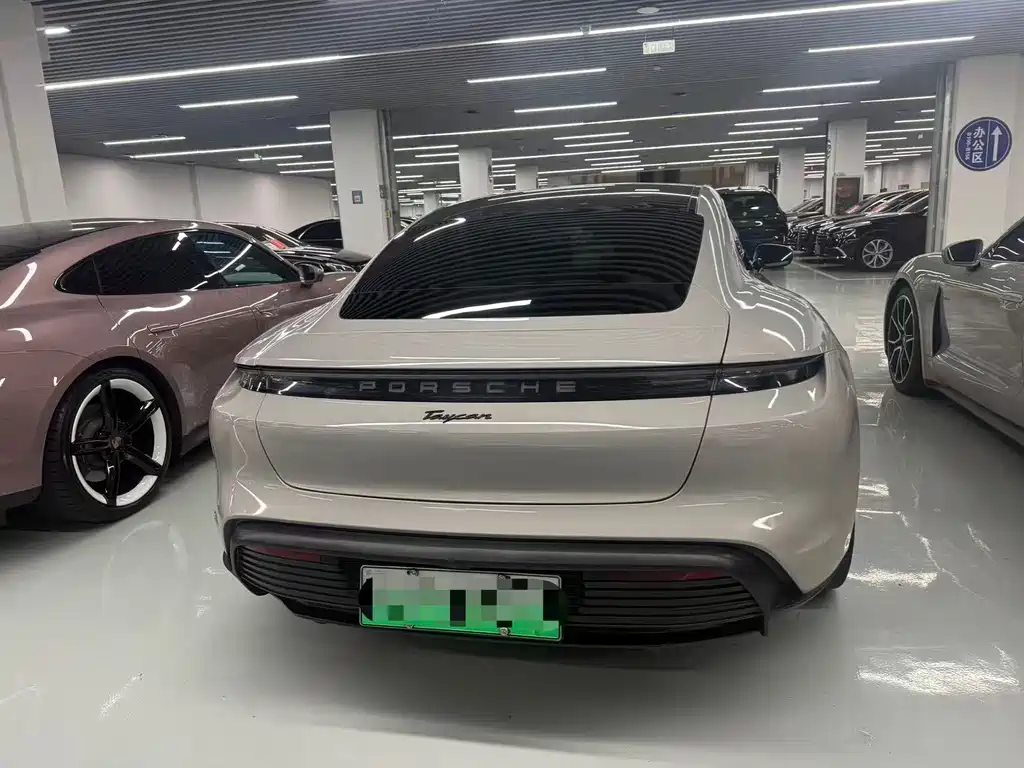 Porsche Taycan 2020 — фото 16