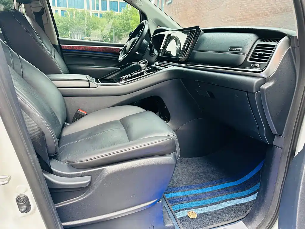 GAC Trumpchi M8 2022 — фото 15