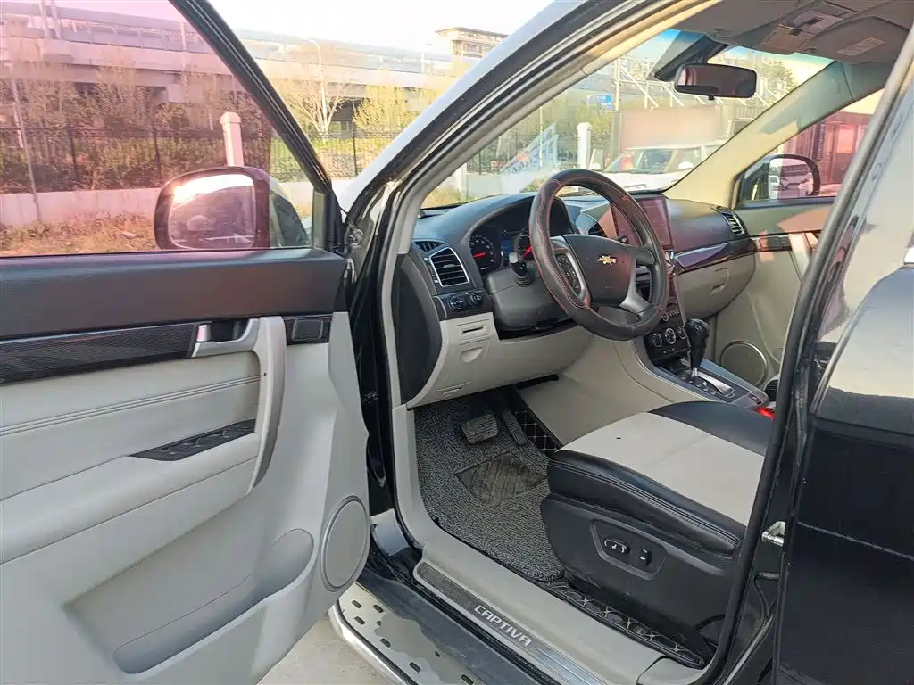 Chevrolet Captiva 2016 — фото 14