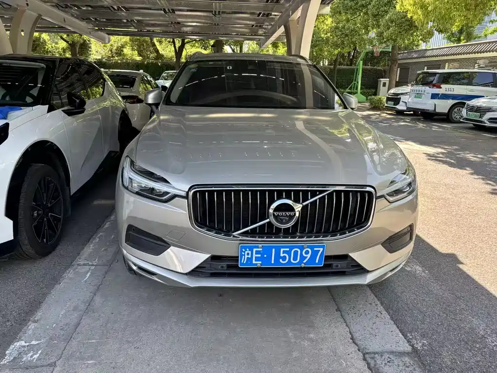 Volvo XC60 2018 — фото 2