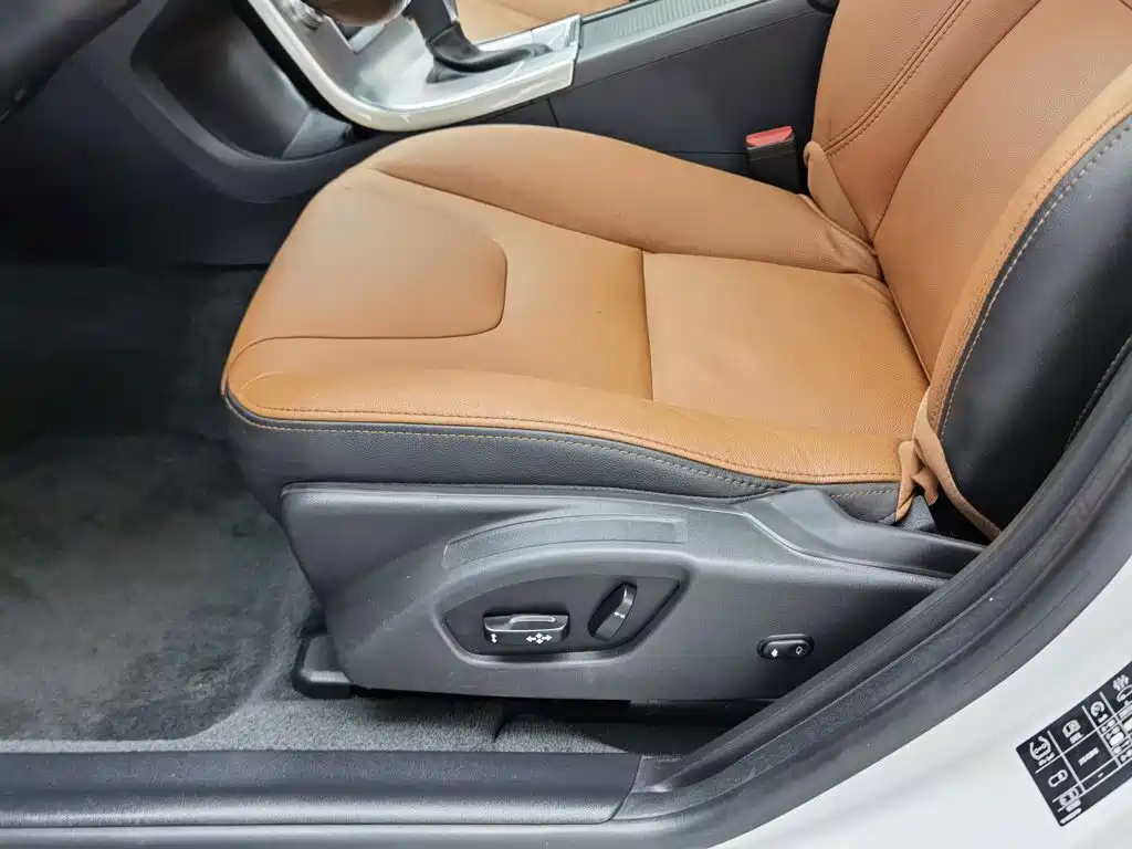 Volvo S60 2017 — фото 20