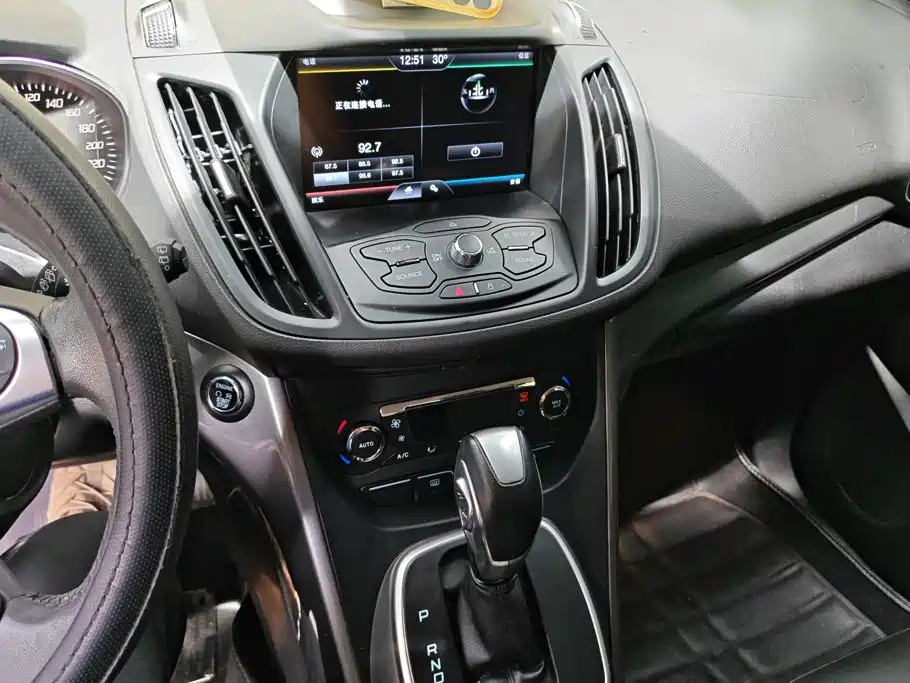 Ford Kuga 2015 — фото 13