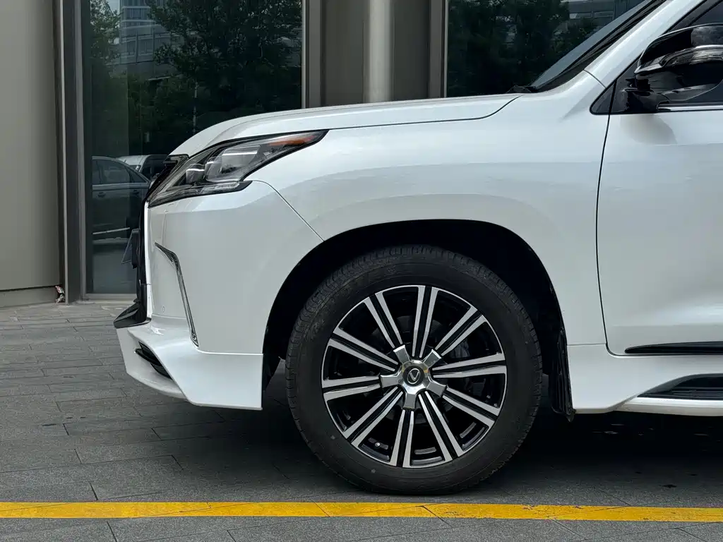 Lexus LX 2019 — фото 9