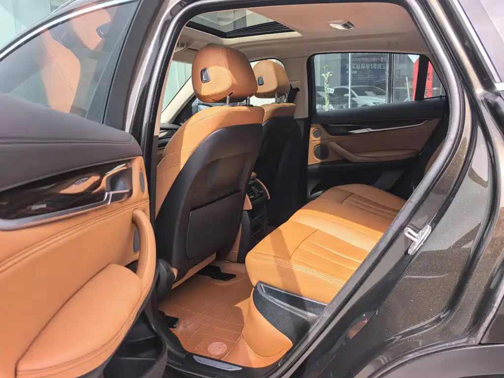 BMW X6 2015 — фото 11