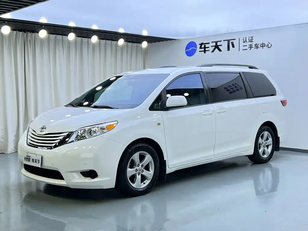 Toyota Sienna 2015