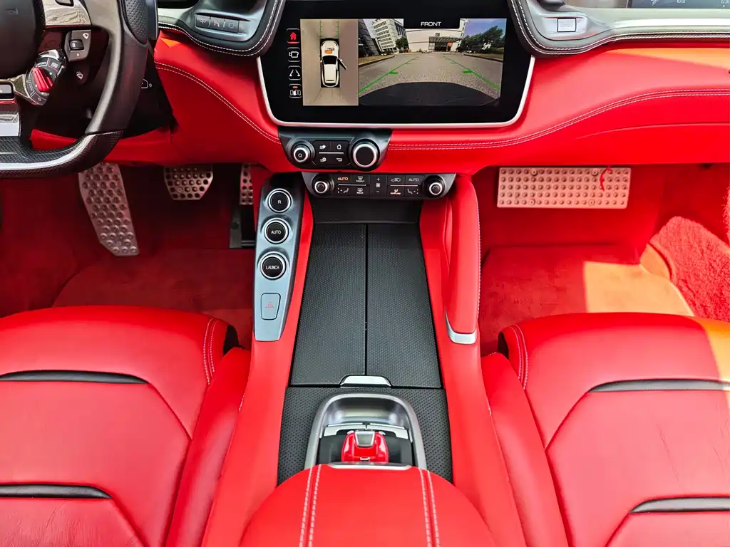 Ferrari GTC4Lusso 2019 — фото 18
