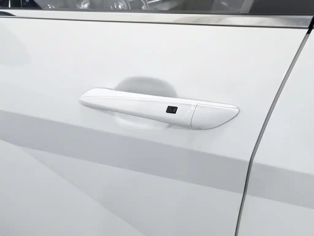 Hyundai Elantra 2022 — фото 18