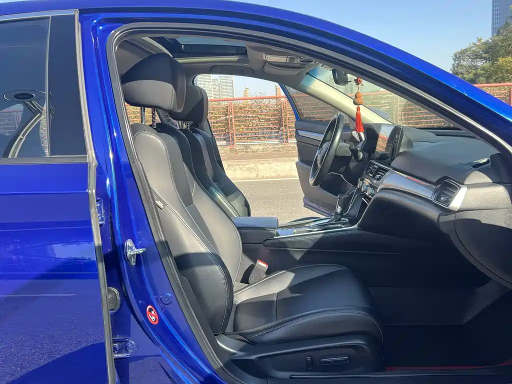 Honda Accord 2019 — фото 10