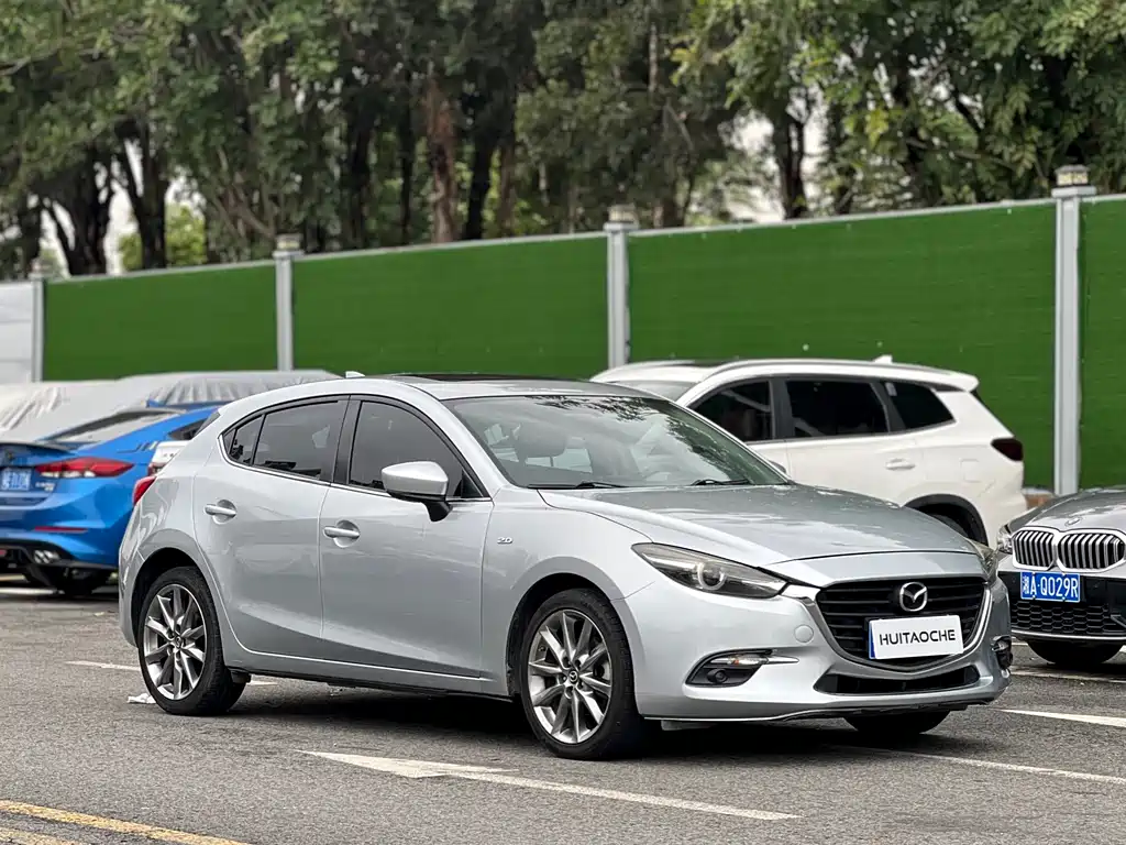 Mazda 3 Axela 2017 — фото 3