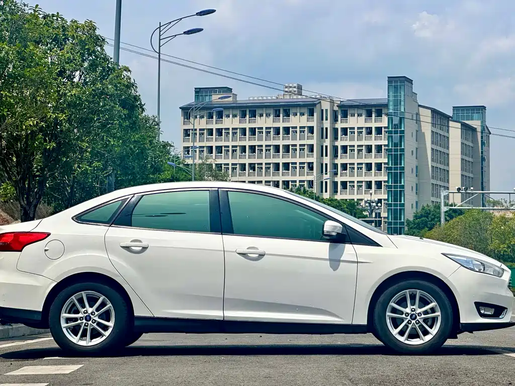 Ford Focus 2016 — фото 4
