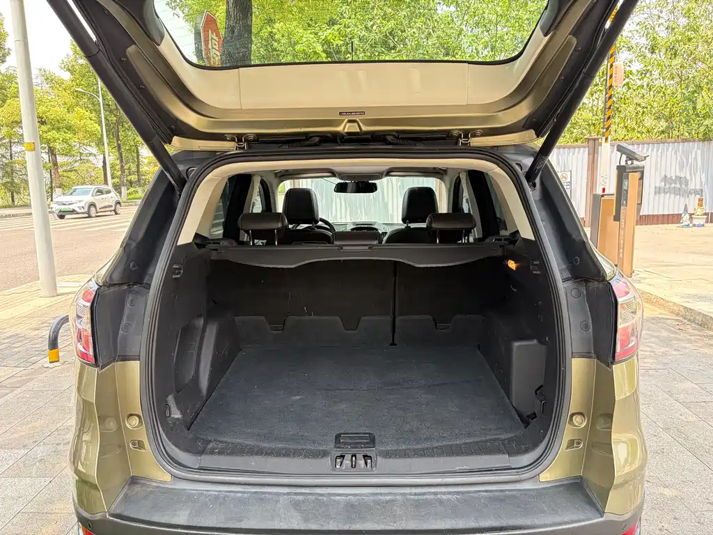 Ford Kuga 2017 — фото 9
