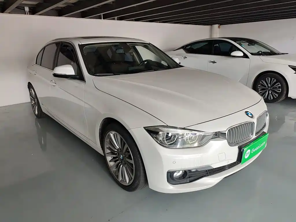BMW 3 Series 2019 — фото 22