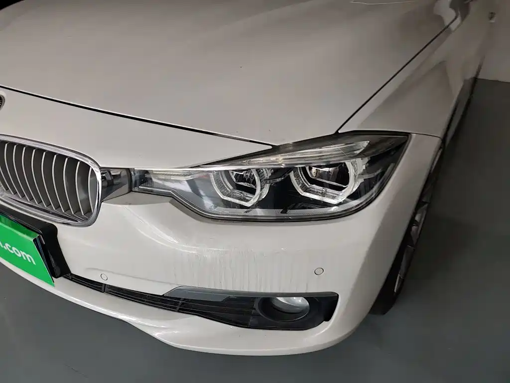 BMW 3 Series 2019 — фото 18