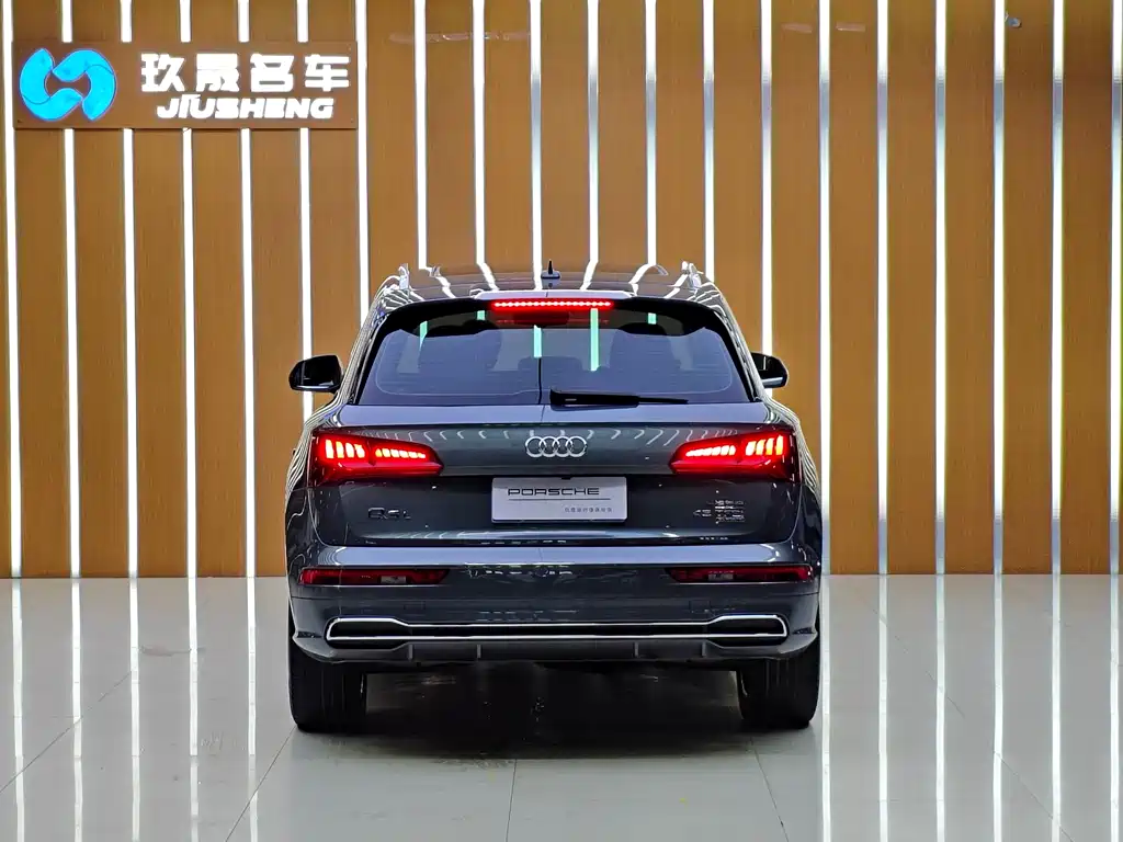 Audi Q5L 2021 — фото 17