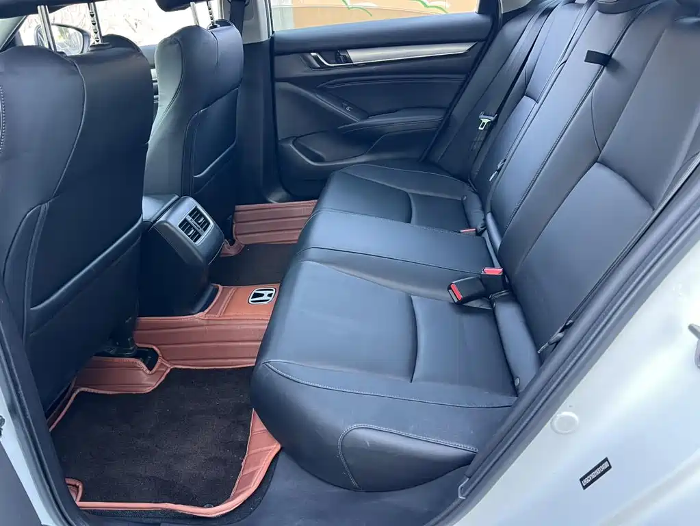 Honda Accord 2019 — фото 10