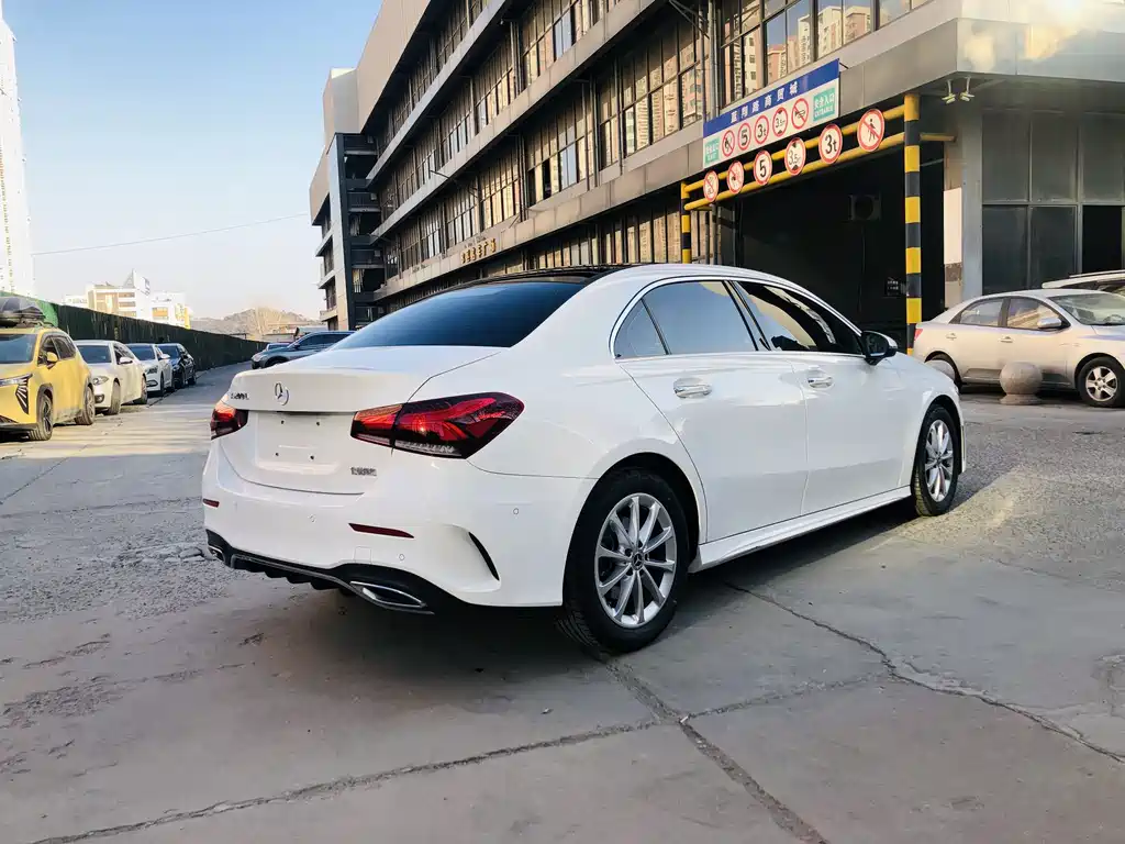 Mercedes-Benz A-Class 2021 — фото 4