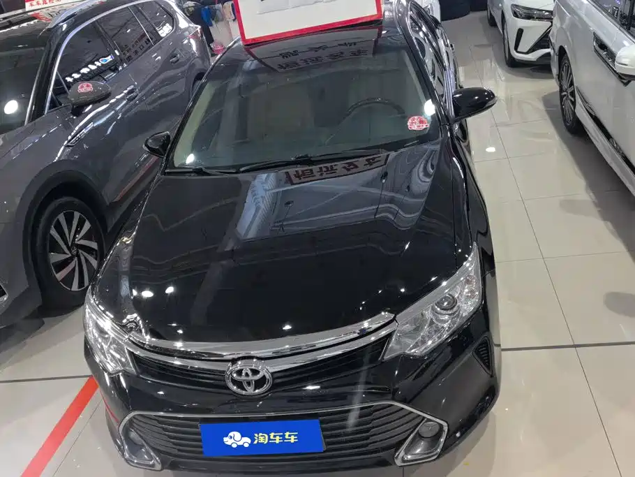 Toyota Camry 2015 — фото 2
