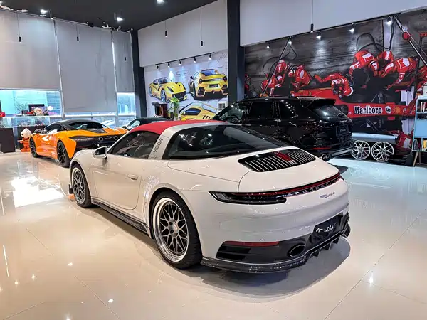 Porsche 911 2021