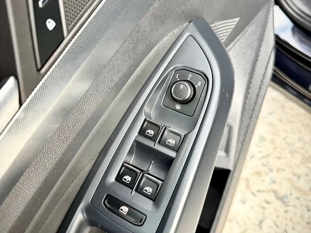Volkswagen Passat 2022 — фото 15