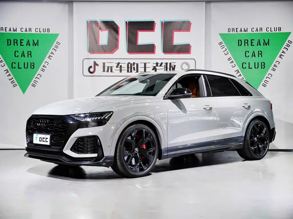 Audi RS Q8 2023 — фото 1