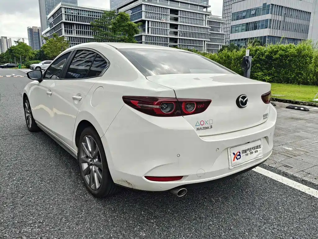 Mazda 3 Axela 2023 — фото 5