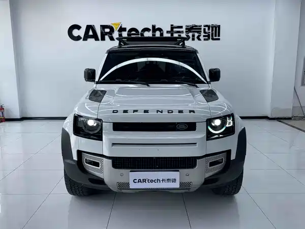 Land Rover Defender 2021