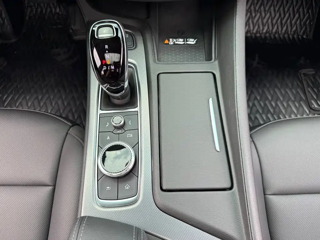 Cadillac CT5 2025 — фото 10