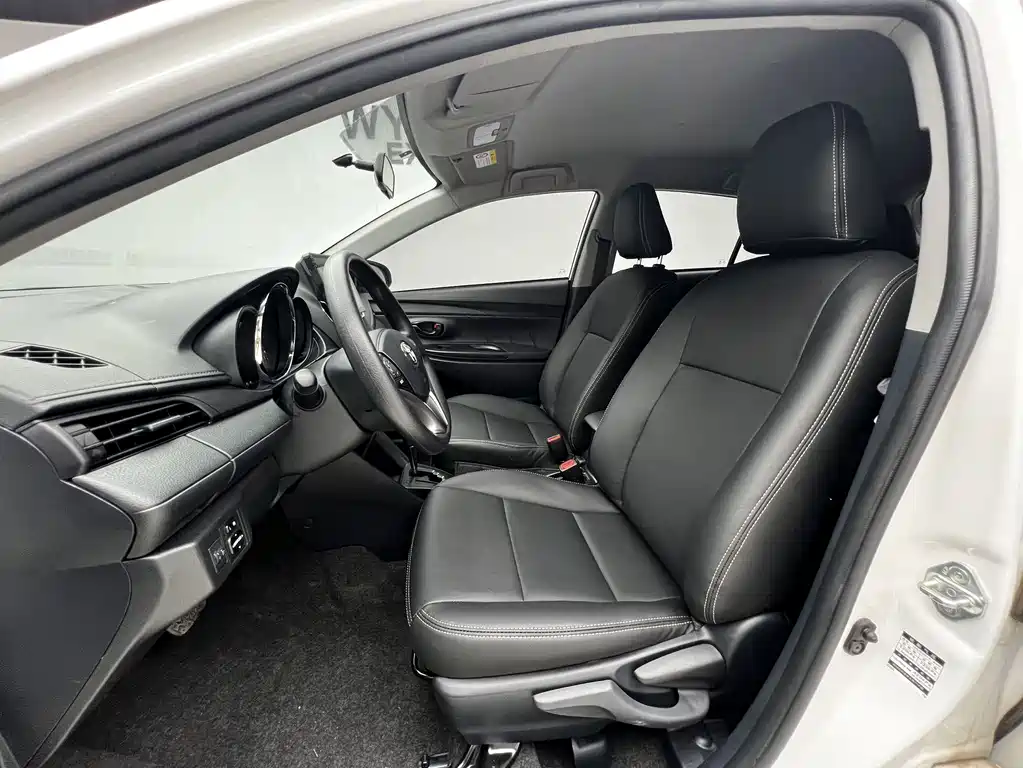Toyota Yaris L 2022