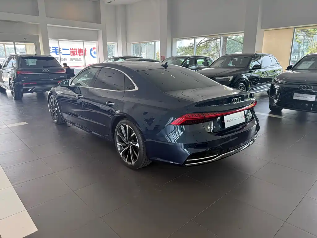 Audi A7L 2022