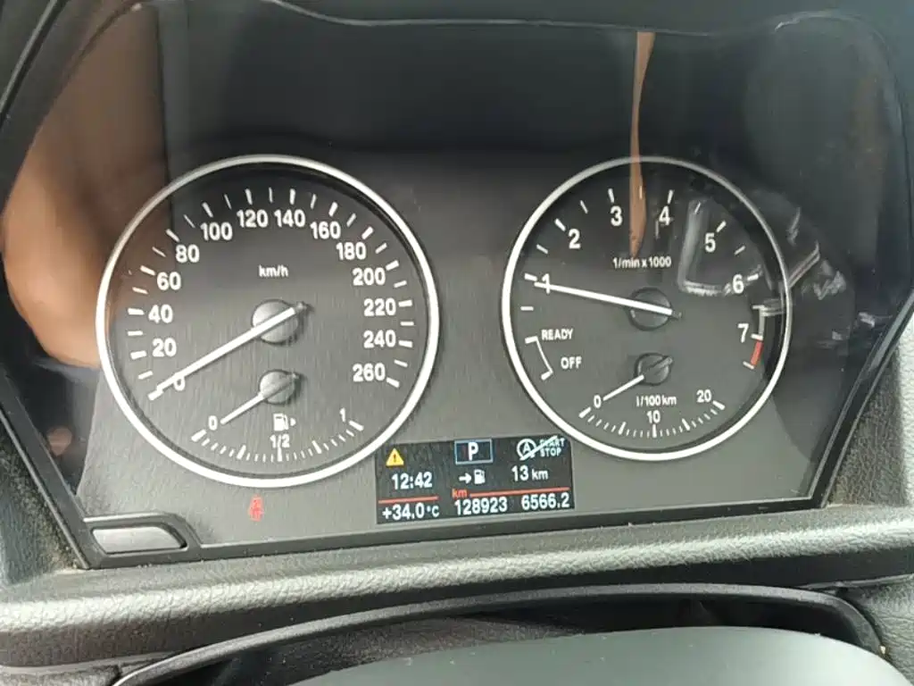 BMW 2 Series Wagon 2017 — фото 12