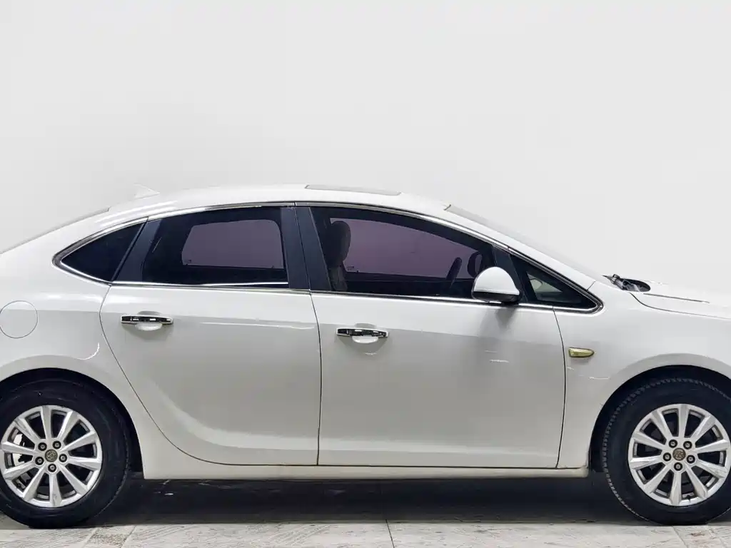 Buick Excelle GT 2013 — фото 8